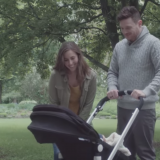 Yann Perreau présente le vidéoclip pour sa chanson Baby Boom