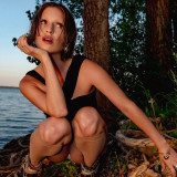 Claudia Bouvette unveils new single SILVER LINING and announces the release of her sophomore album DIARY FOR THE LONELY HEARTS