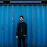 Geoffroy présente la chanson titre de son EP, Soaked in Gold
