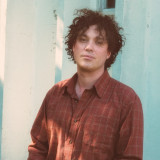 Jonathan Personne goes from ‘60s pop to shoegaze on Nuage noir and Nouveau monde, two songs that complement each other in their differences